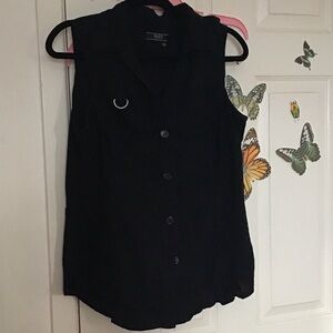 Suzy Shier Black Sleeveless Blouse